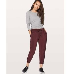Lululemon Size 2 Namaskar Crop Garnet‎ Pants Athleisure Workout